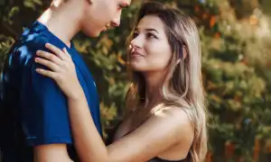 ТОП-10 причин, почему мужчина проявляет интерес, но не действует в отношениях