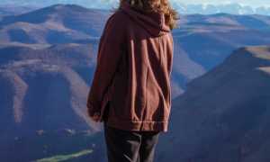 Почему в присутствии парня горят щеки? Узнайте причины и советы