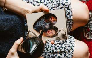 Почему мужчина сильно ревнует женщину к другим без повода в отношениях