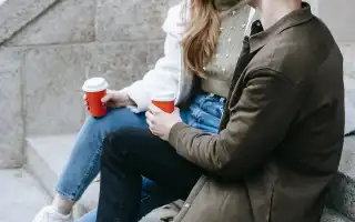 Почему мужчина не приглашает к себе домой в гости: причины и советы