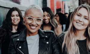 Почему подруги пристают к моему парню? Разбираем причины и последствия