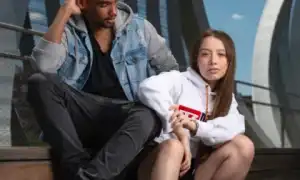 ТОП-10 явных признаков симпатии мужчины к женщине в общении и их значение