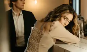 Почему мужчина флиртует с другой на моих глазах и что делать в такой ситуации