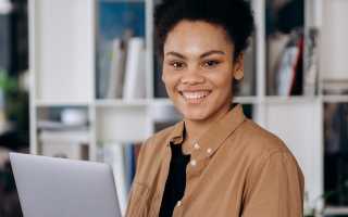 Стоит ли женщине первой писать мужчине – секреты современного флирта и общения