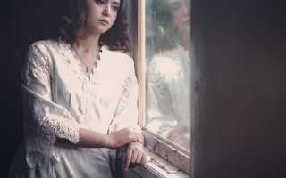 Почему парень смотрит на других девушек? Психология и причины