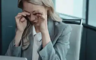 Парень переписывается с другими девушками – ответ психолога на сложные вопросы