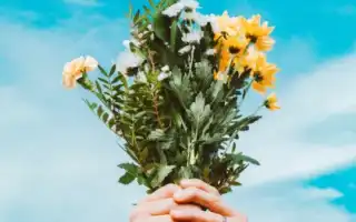 Как «заставить» мужчину дарить тебе цветы? Полезные советы и рекомендации