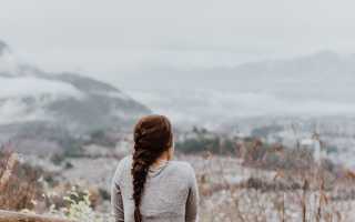 Почему девушка не выкладывает совместные фото с парнем? Причины и объяснения