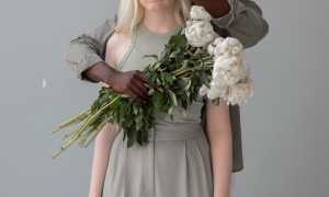 Почему мужчина не дарит подарки и цветы: 10 популярных причин в отношениях