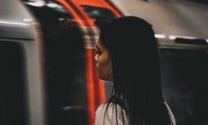 Почему парень блокирует девушку: психология отношений и эмоций