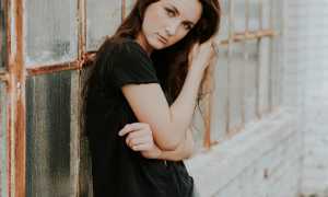 Почему парень пытается задеть девушку словами? Психология отношений