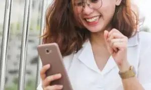 Как зацепить парня, который нравится, по СМС – ТОП-50 фраз для успешного общения