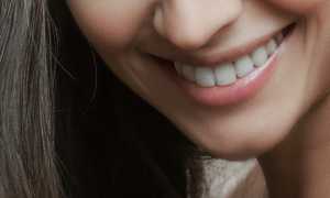 Почему парень называет малышкой? Узнайте причины и значение