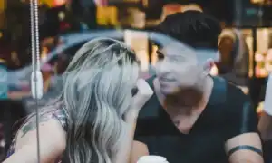 Стоит ли продолжать отношения с мужчиной, который женат, и что об этом думают психологи?