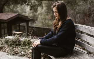 Почему после расставания сначала страдает девушка, а уже потом парень: причины и последствия