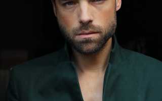 Почему парень постоянно смотрит в глаза: мнение психолога и его причины