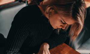 Почему девушки бросают парней? Возможные варианты и причины