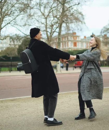 пара на улице